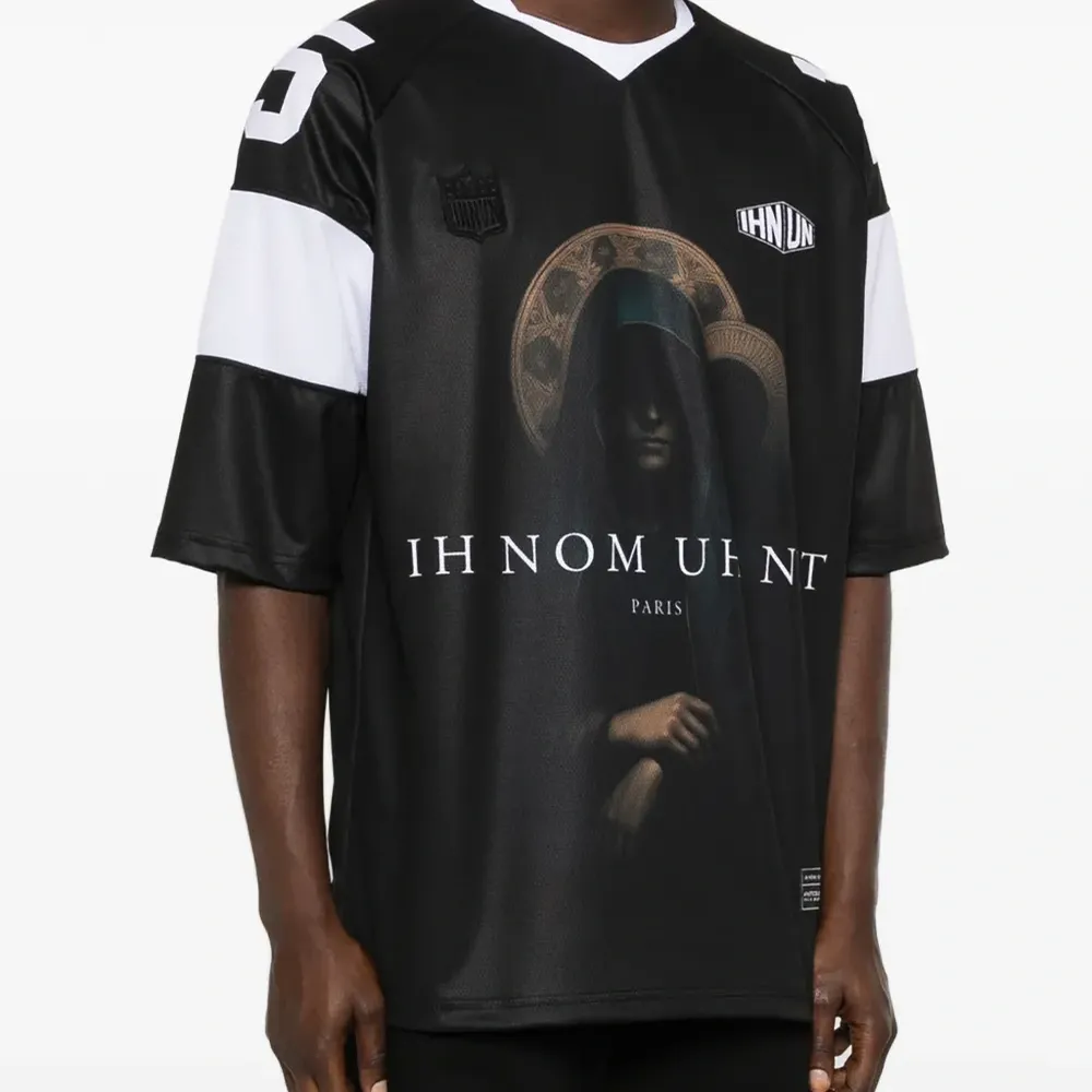 Футболка с графическим изображением Святой Марии