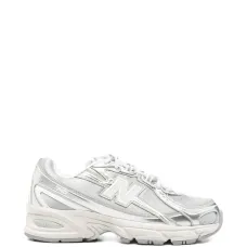 кроссовки 740 на шнуровке