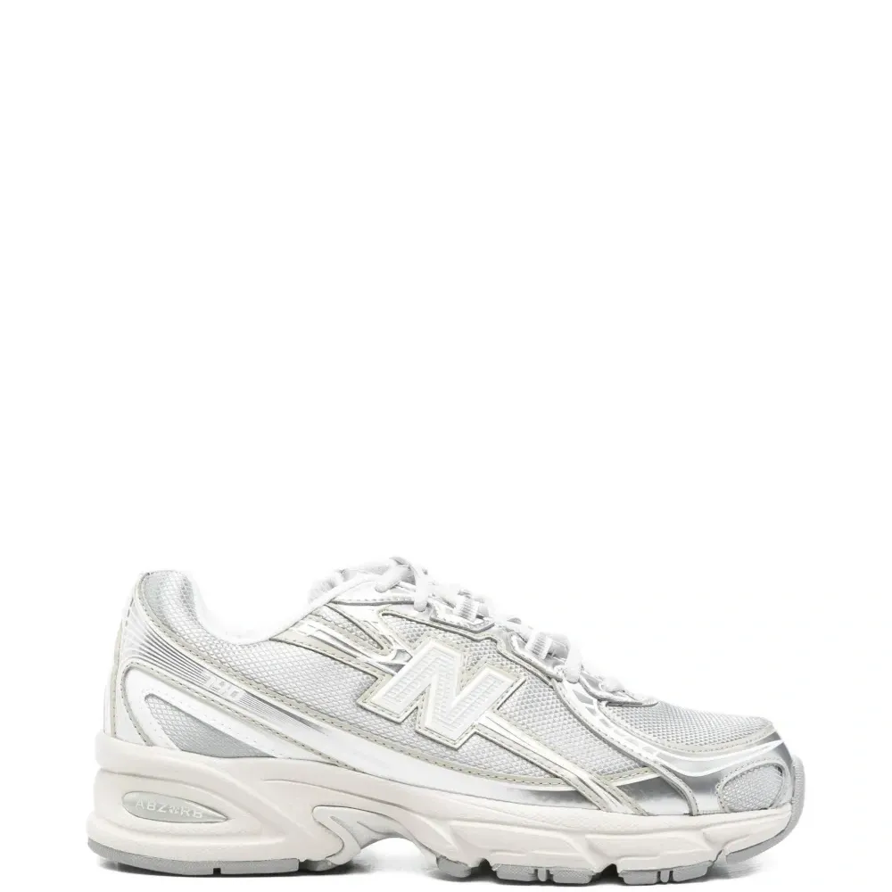 кроссовки 740 на шнуровке