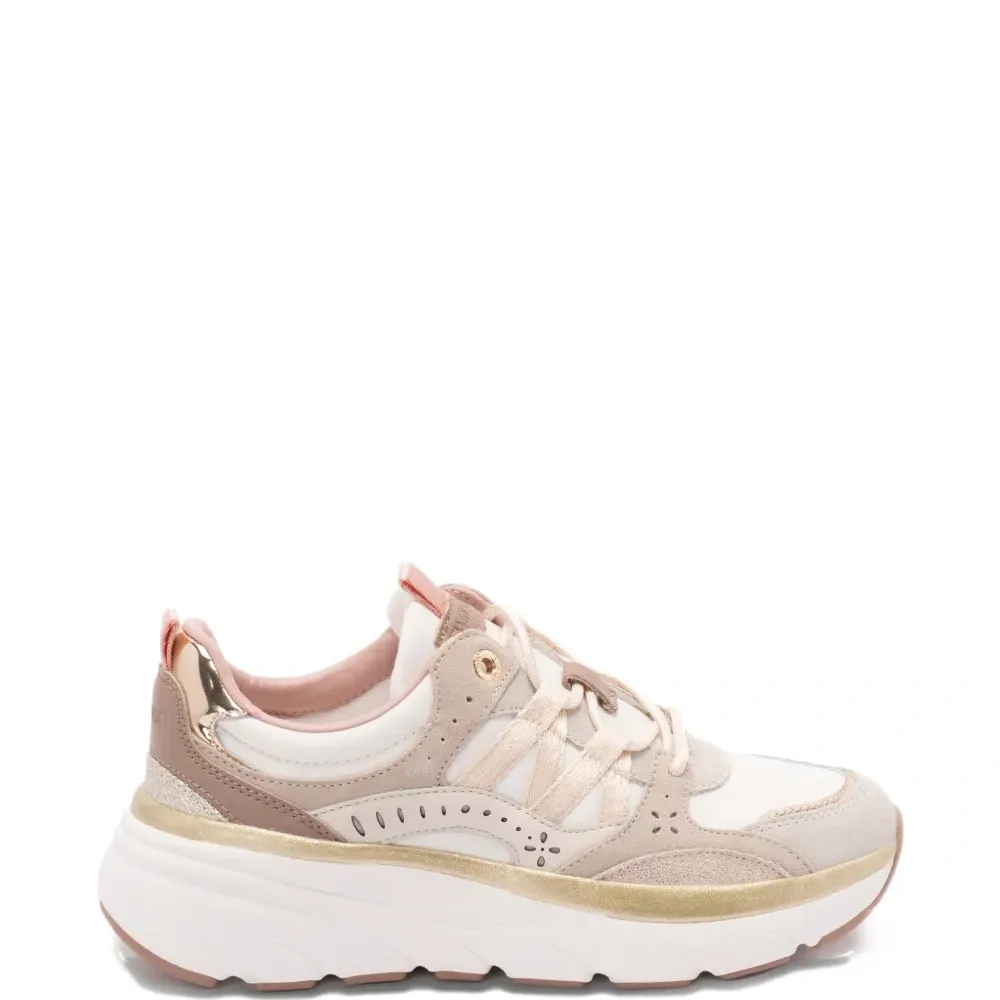 Кроссовки на шнуровке