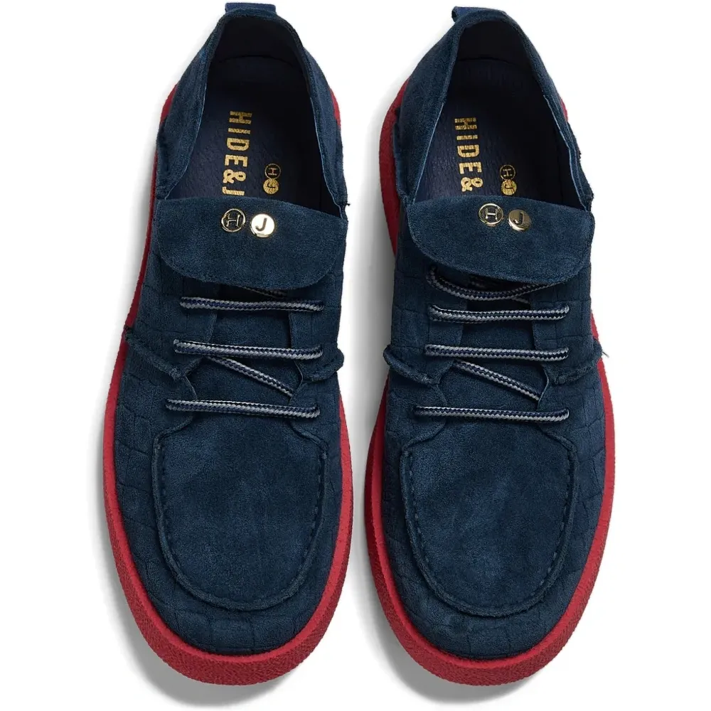 Фактурные кроссовки на платформе