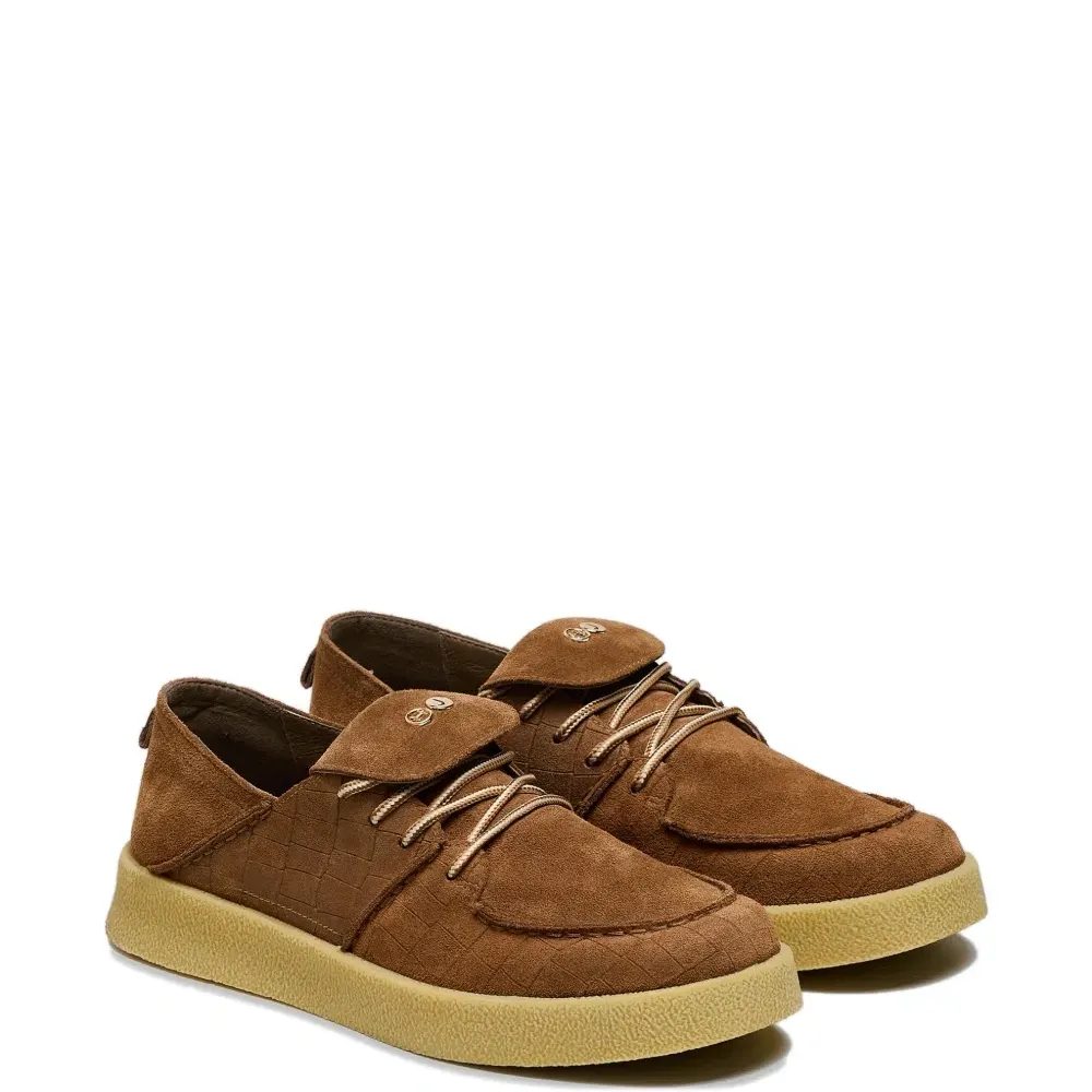 Текстурированные кроссовки на шнуровке