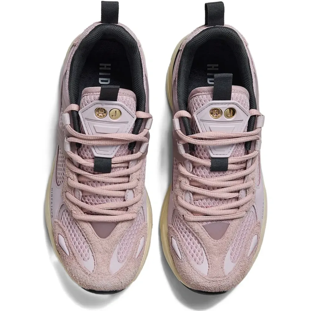 Розовые кроссовки на шнуровке Розовые кроссовки на шнуровке