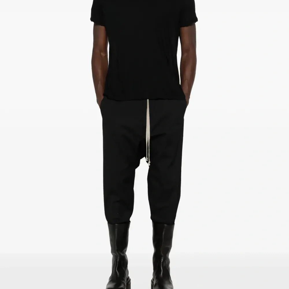 Футболка короткого кроя