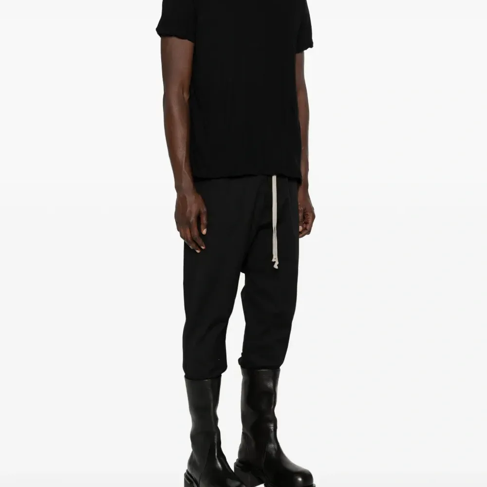 Футболка короткого кроя