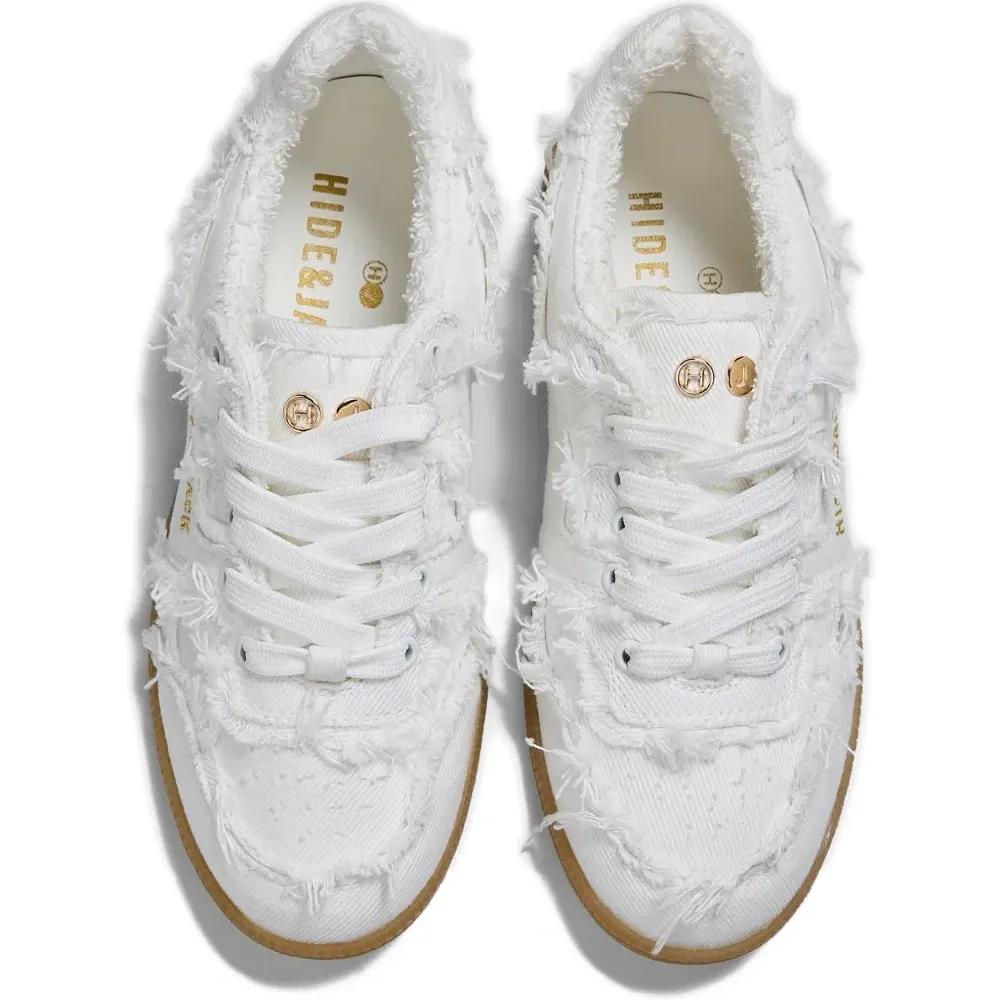 Кроссовки с лохматыми обрывистыми краями