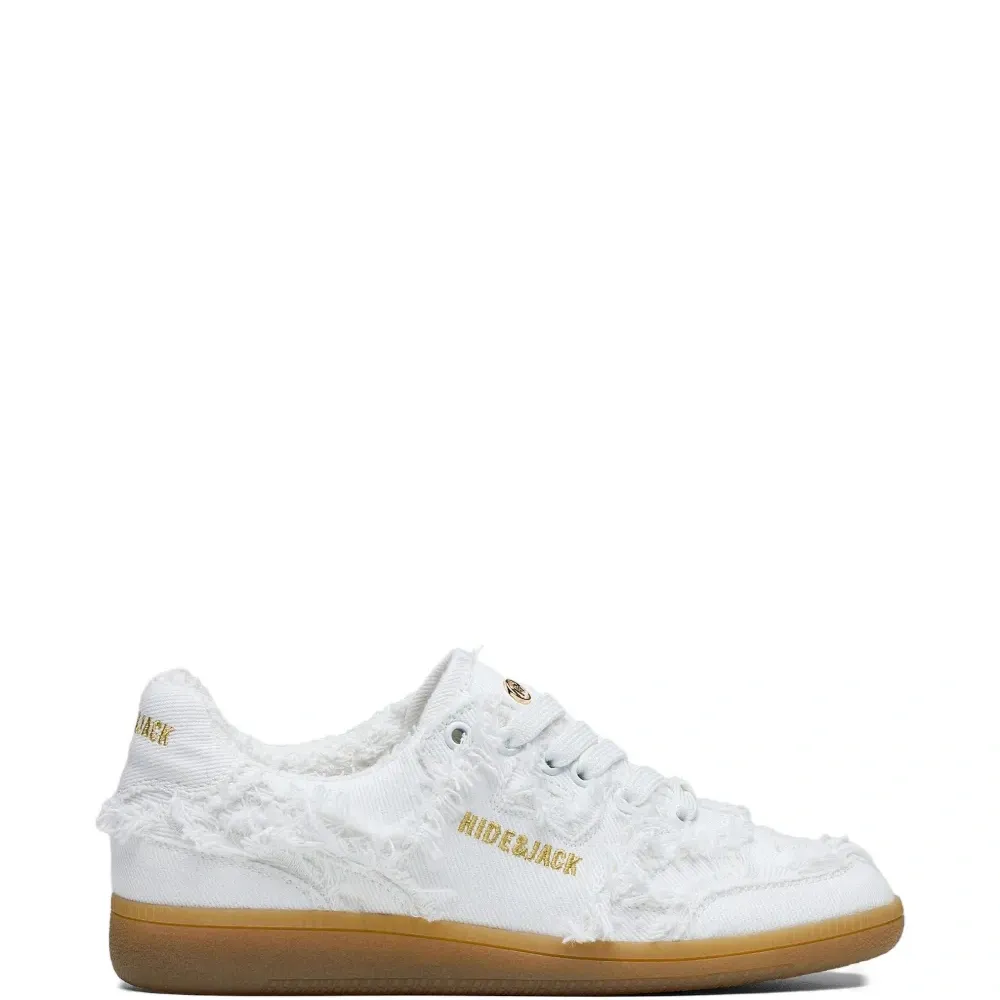 Кроссовки с лохматыми обрывистыми краями