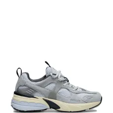 Серые кроссовки