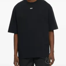 Футболка с цепочкой-стрелой