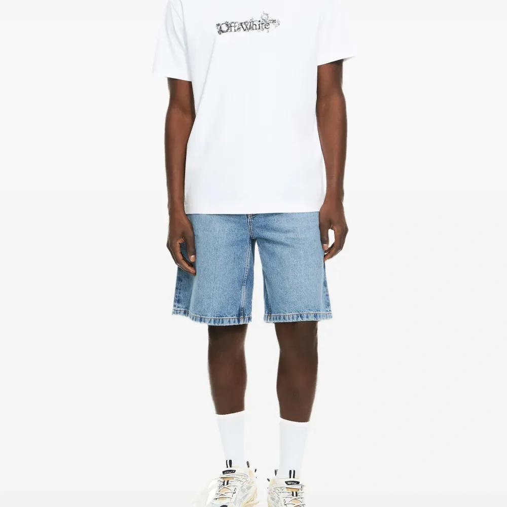 Футболка с гербовой стрелой