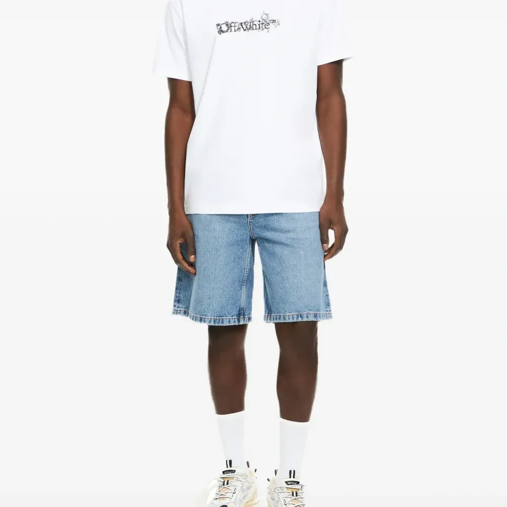 Футболка с гербовой стрелой