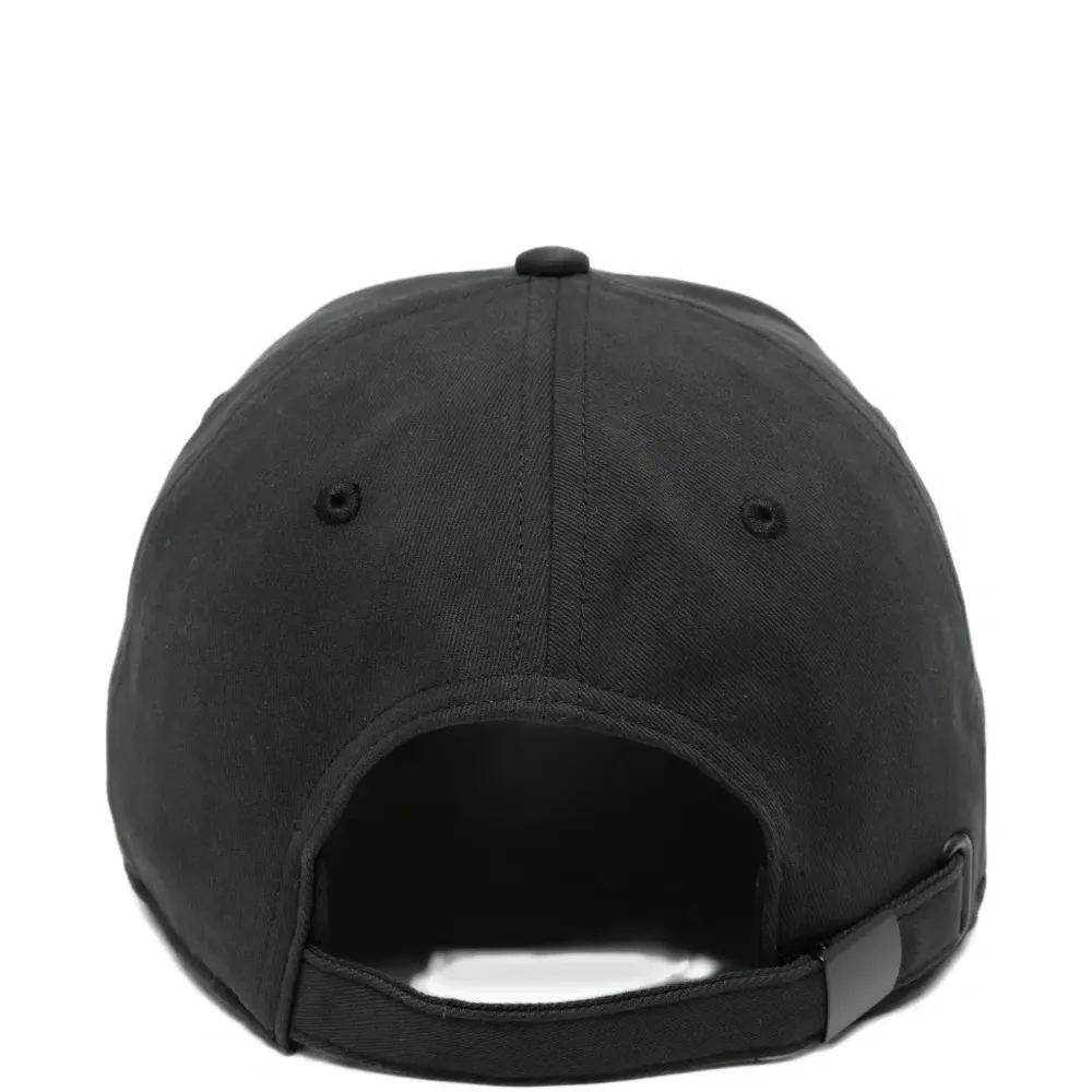 Бейсболка с логотипом