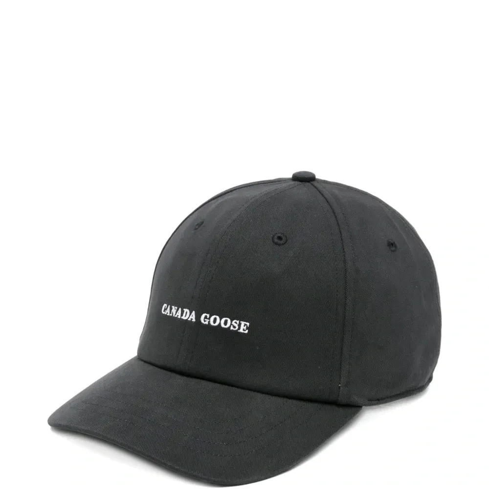 Бейсболка с логотипом