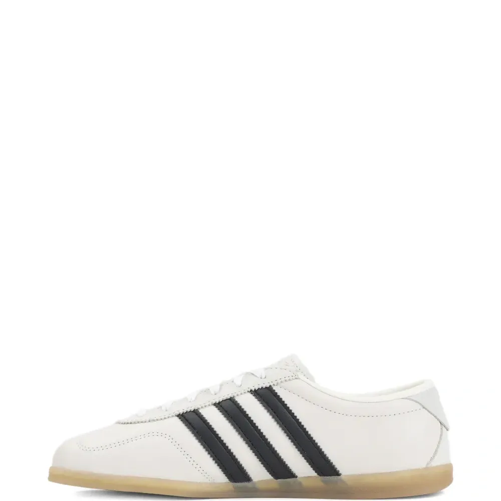 Кожаные кроссовки