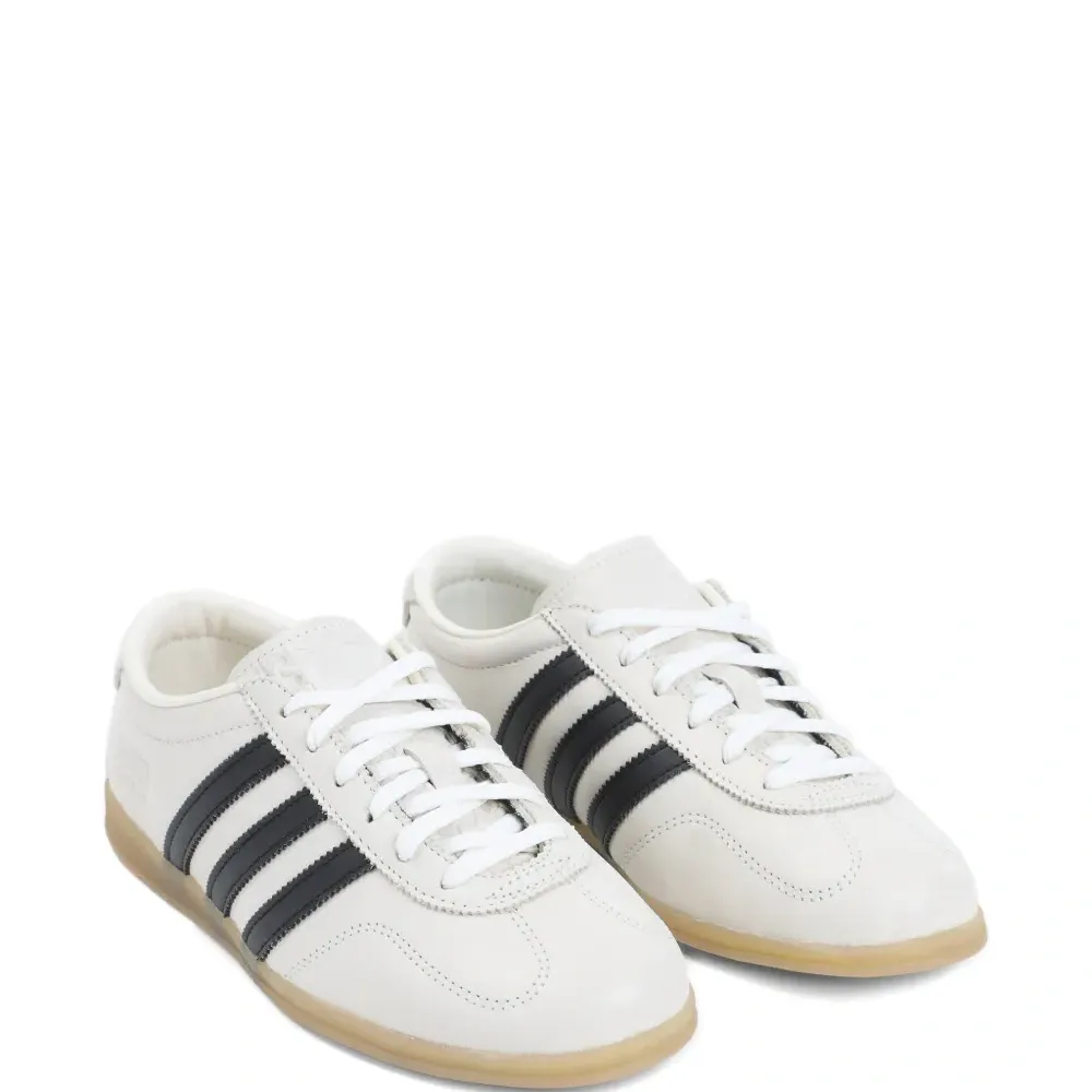 Кожаные кроссовки