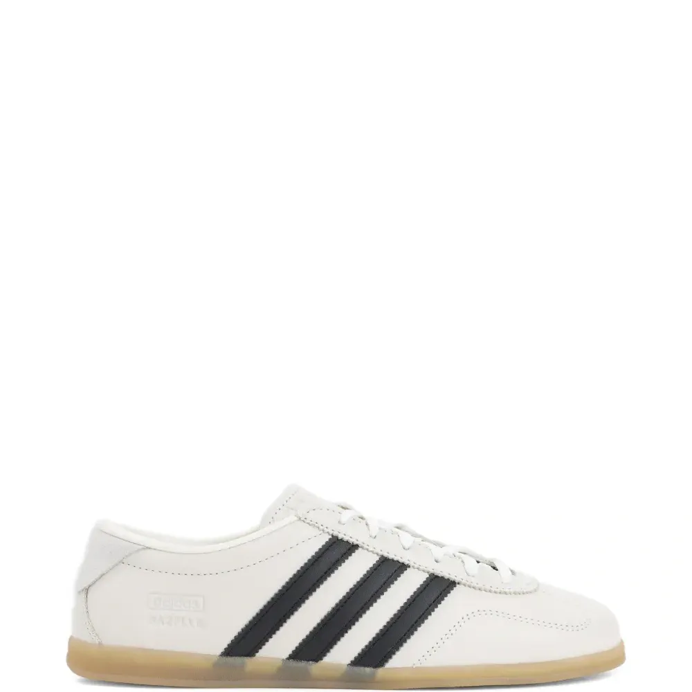 Кожаные кроссовки