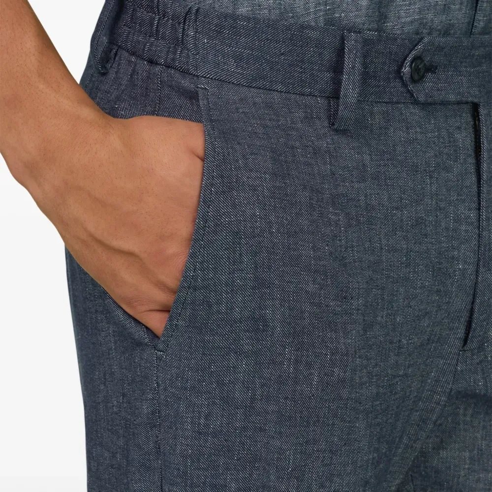 Брюки на эластичных вставках по бокам