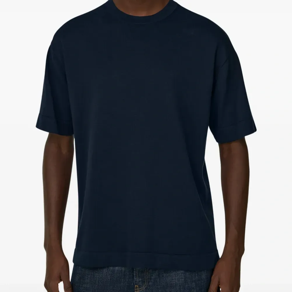 Футболка с круглым вырезом