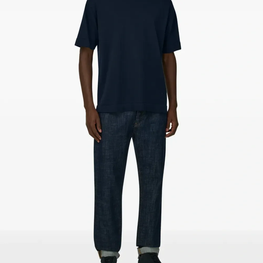 Футболка с круглым вырезом