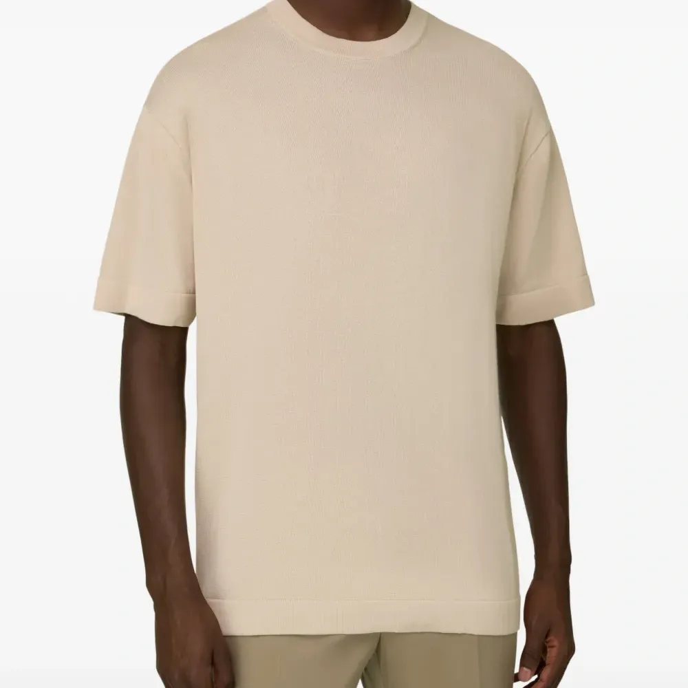 Футболка с круглым вырезом