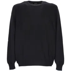 Свитер с круглым вырезом