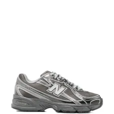 Кроссовки с логотипом 740