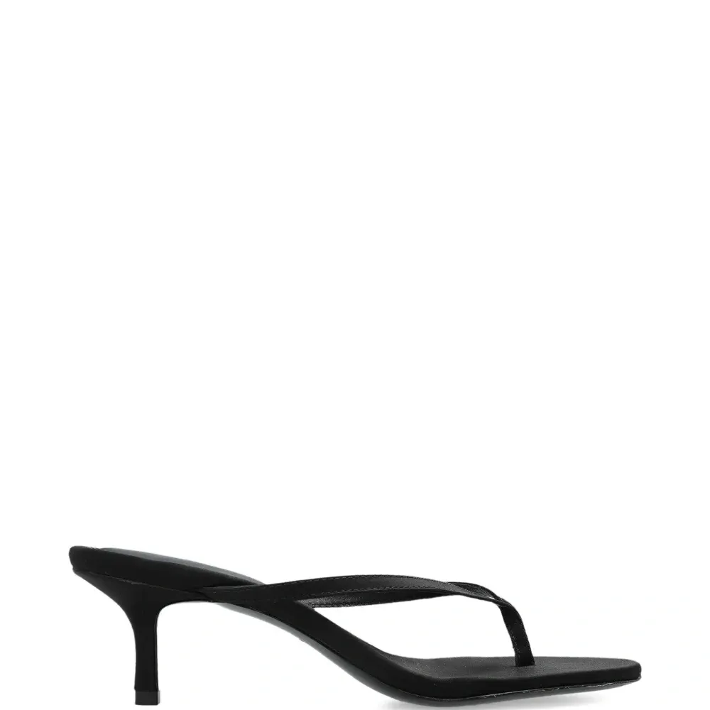 Сандалии Tash с перемычкой между пальцами