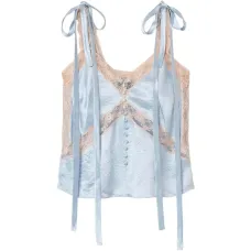 Топ с кружевной отделкой