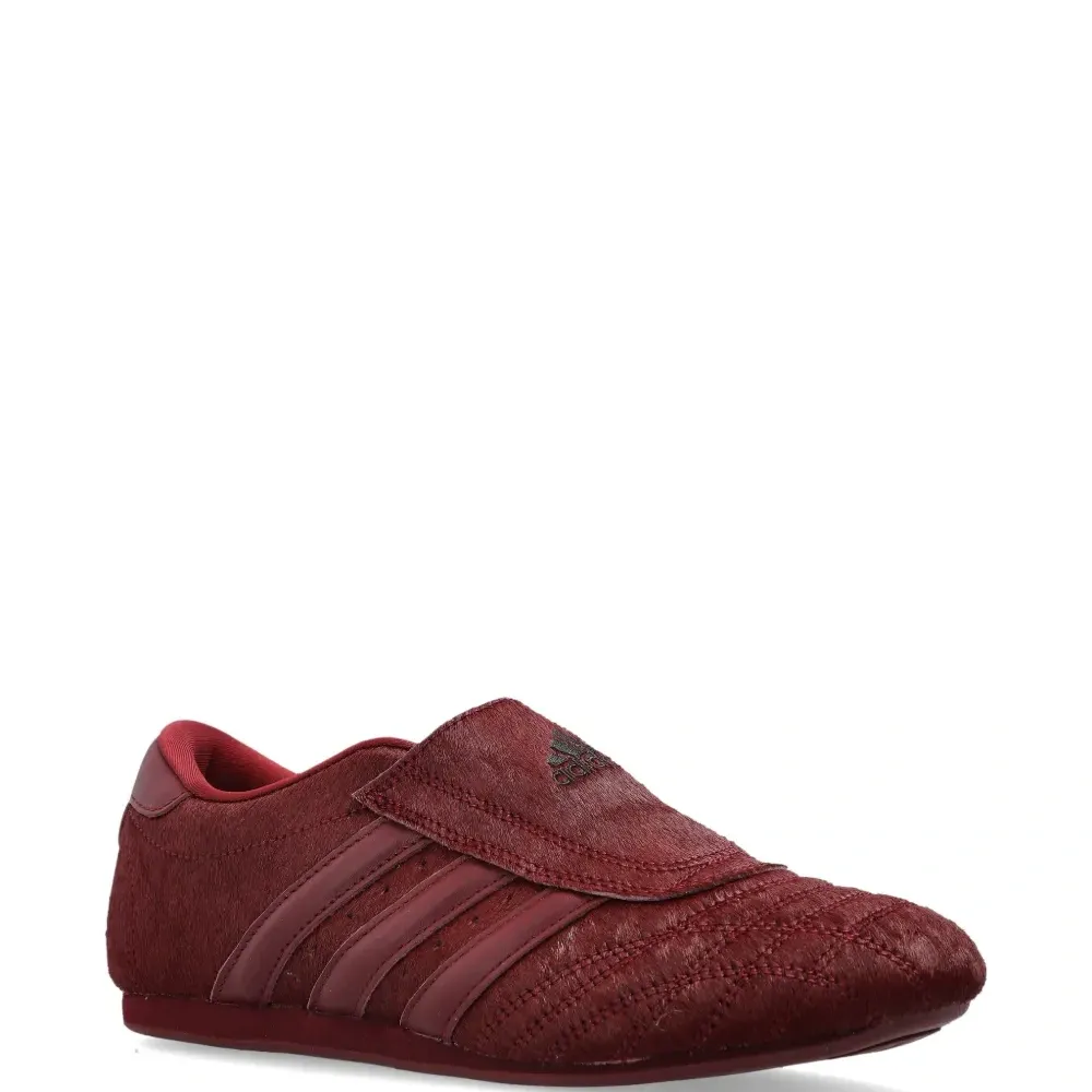 Кроссовки с полосками из меха