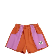 Шорты с цветными вставками и карманом