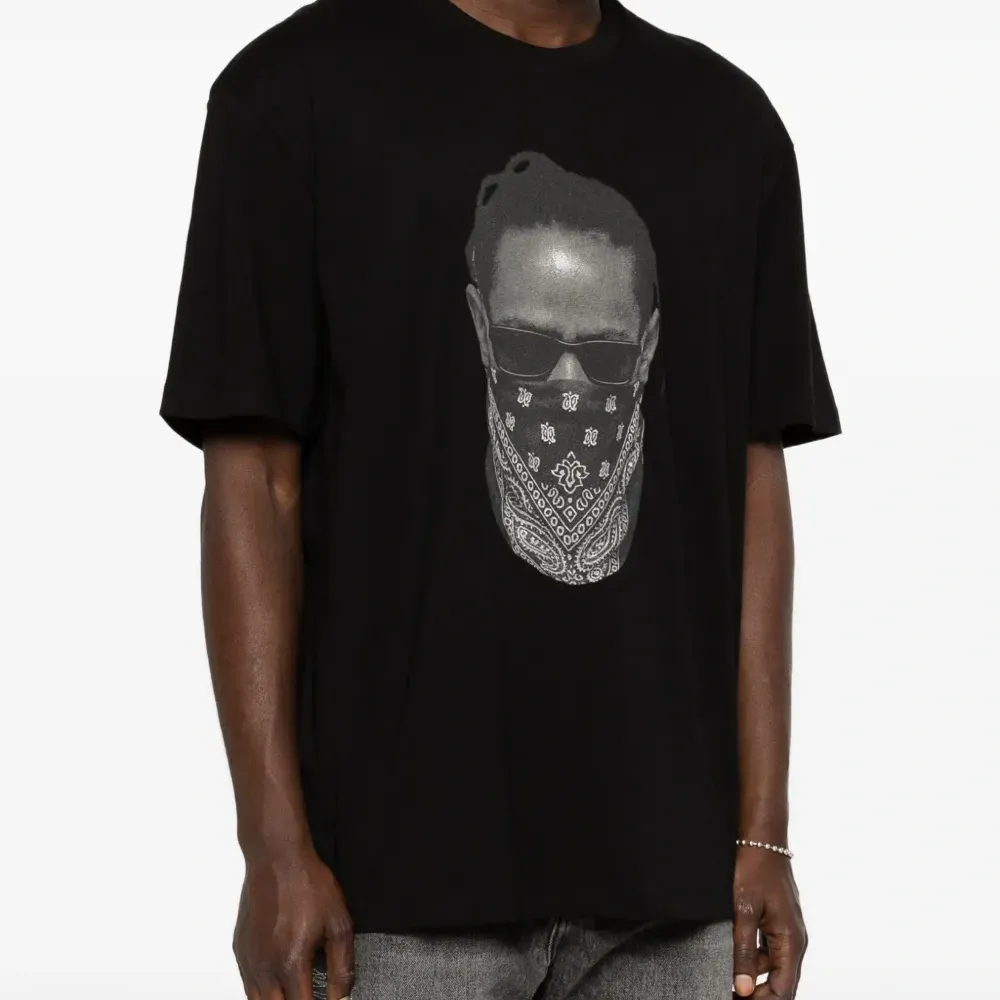 Футболка с принтом маски