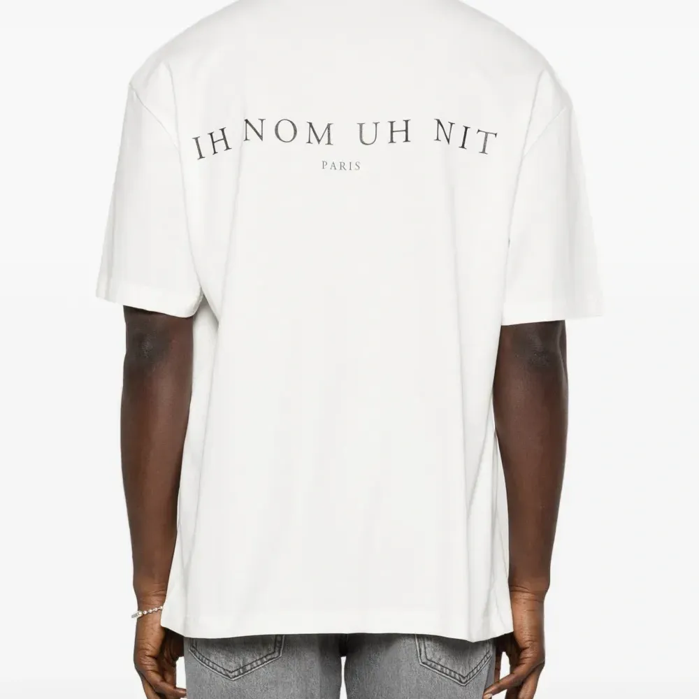 Футболка с маской и узором "пейсли"