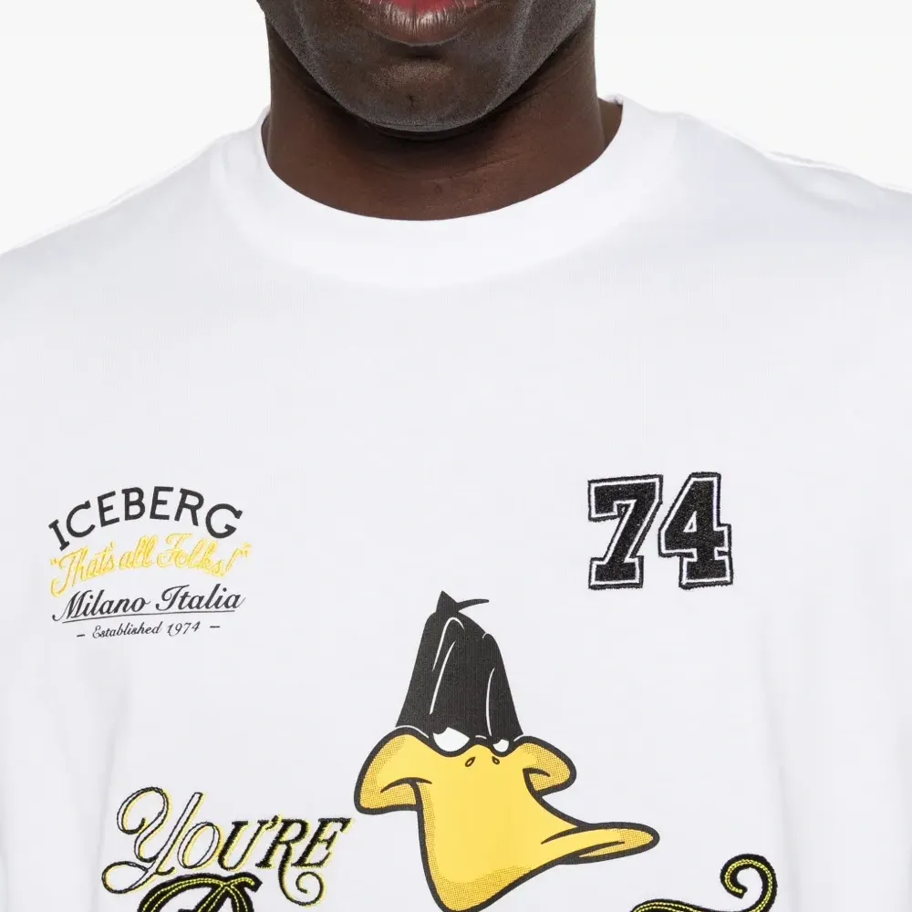 Футболка с принтом в стиле мультфильма