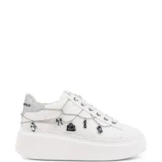 Кроссовки с бусинами