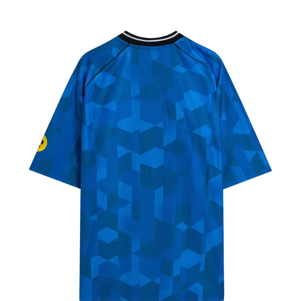 Футболка с геометрическим принтом