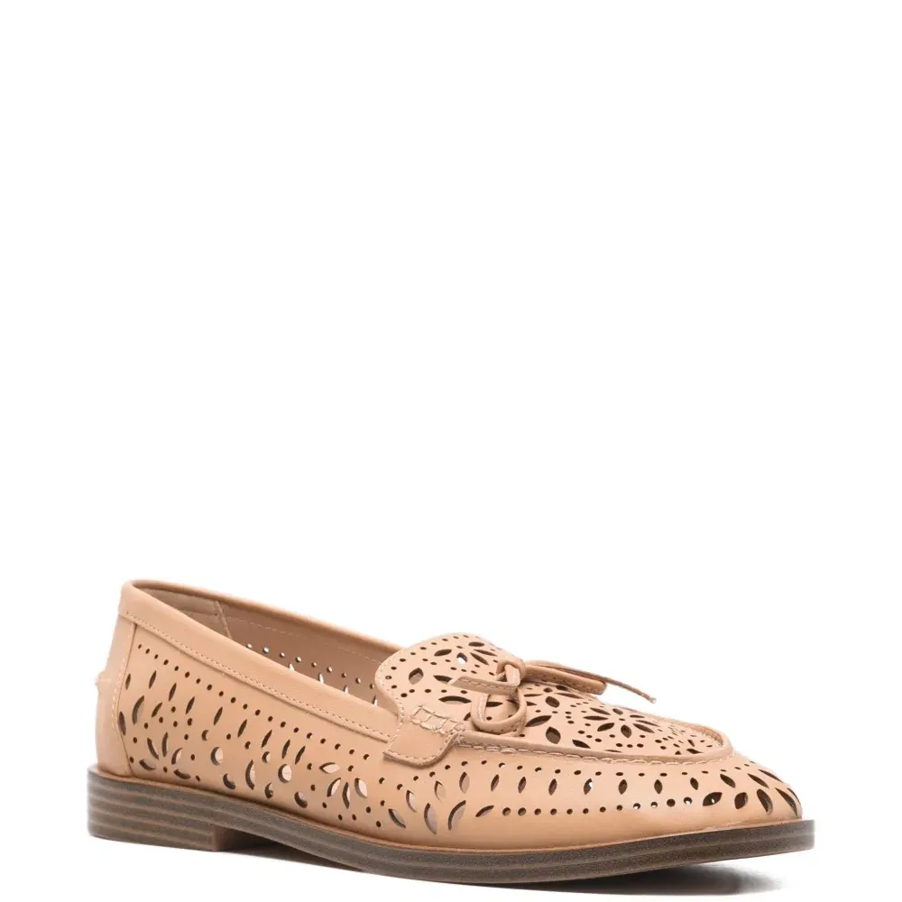 Лоферы с вырезами