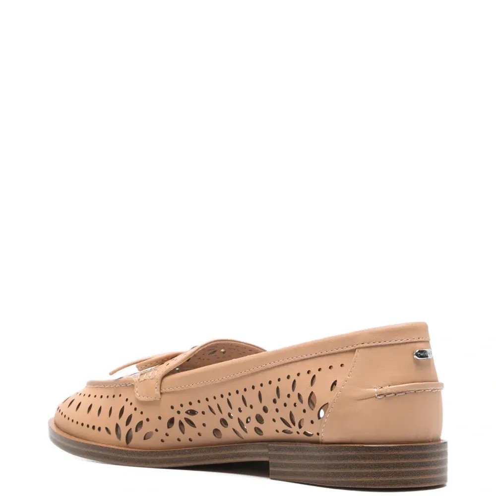 Лоферы с вырезами