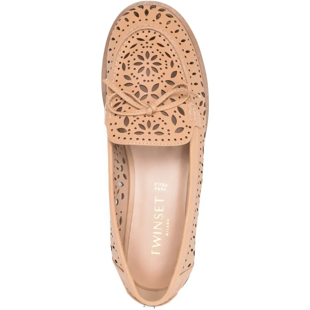 Лоферы с вырезами