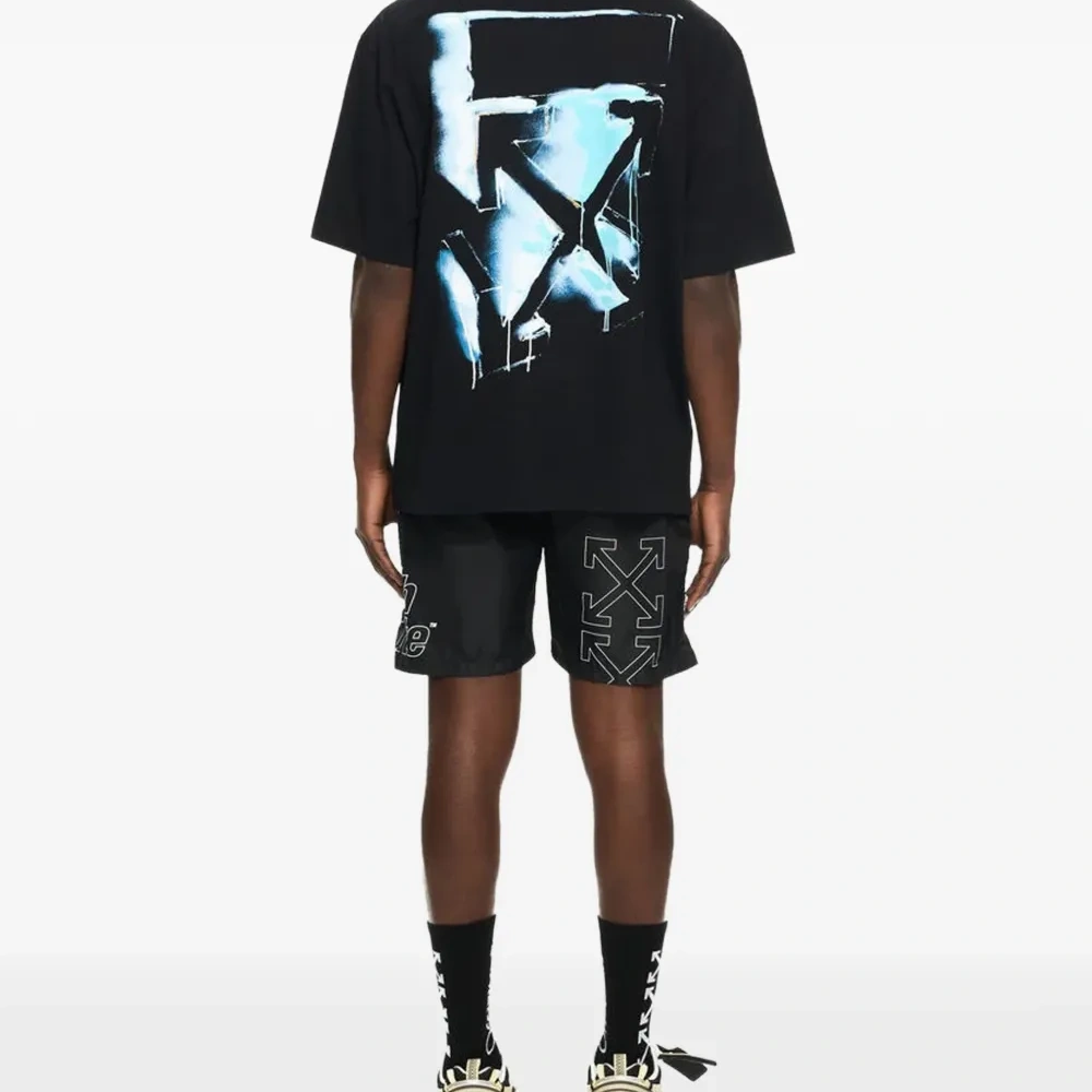 Футболка с 3D-принтом в виде стрелы Футболка с 3D-принтом в виде стрелы