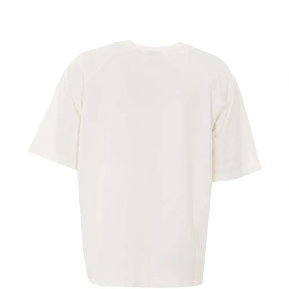 Футболка с тисненым логотипом