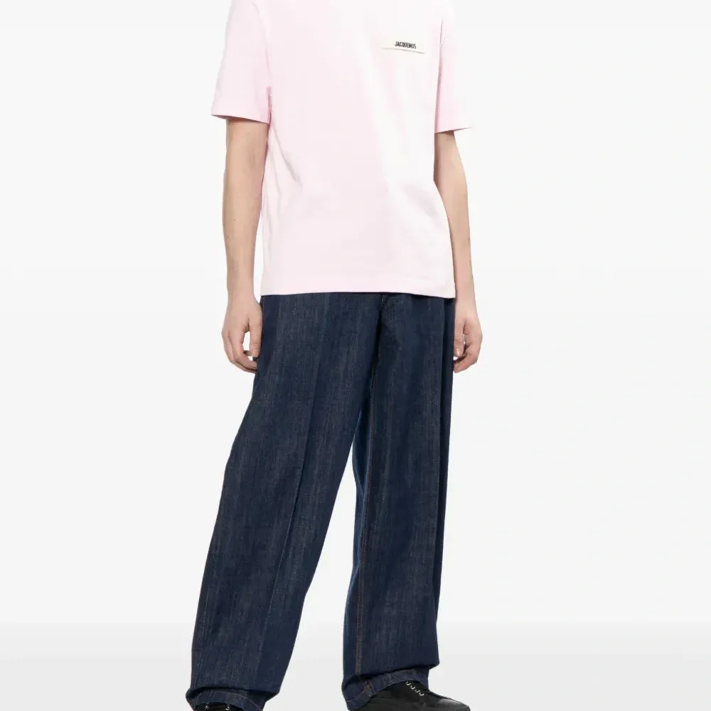 Футболка с круглым вырезом