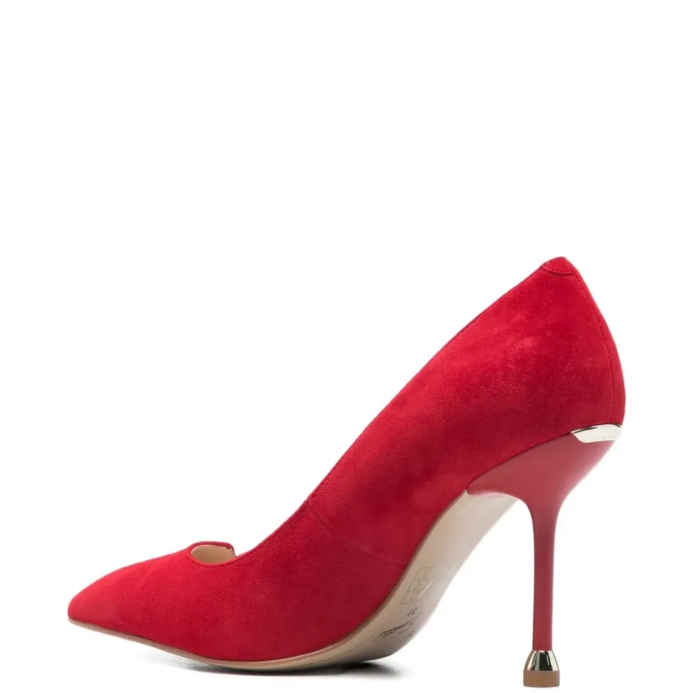 Кожаные туфли-лодочки с заострённым носком