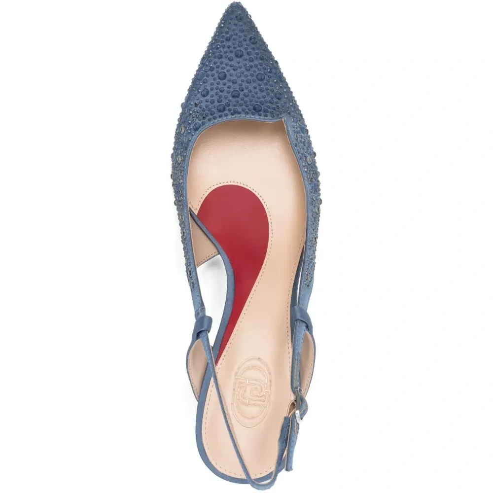 Кожаные туфли-лодочки с острым носком и заклёпками