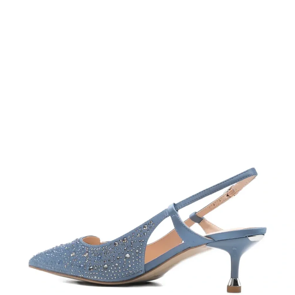 Кожаные туфли-лодочки с острым носком и заклёпками