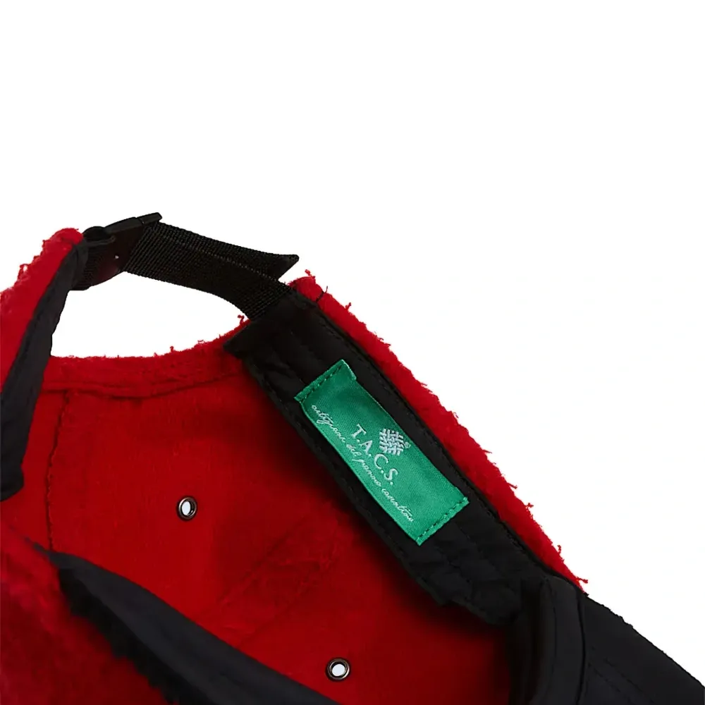 Бейсболка с логотипом