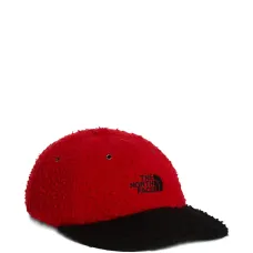 Бейсболка с логотипом