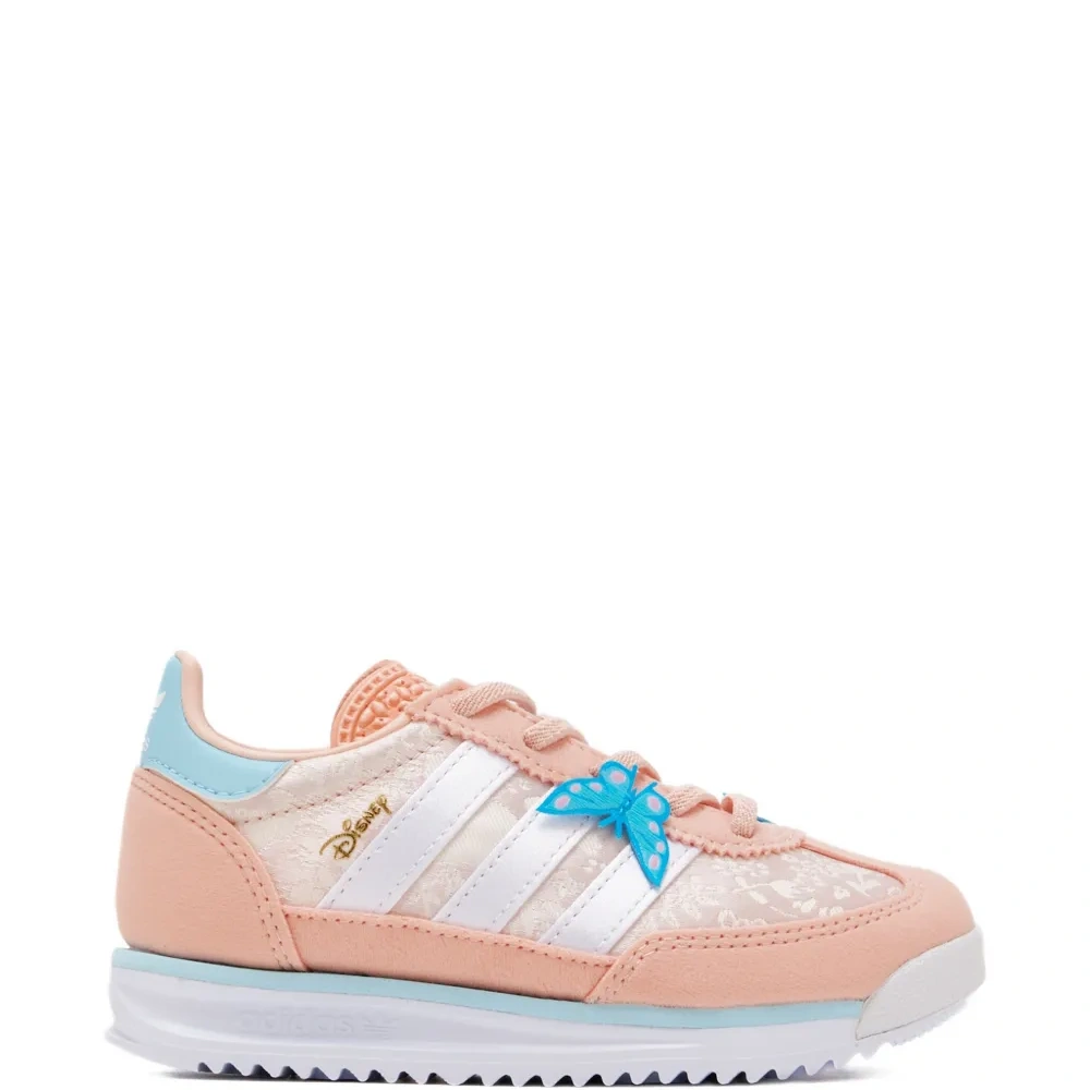 Кроссовки с аппликацией в виде бабочки