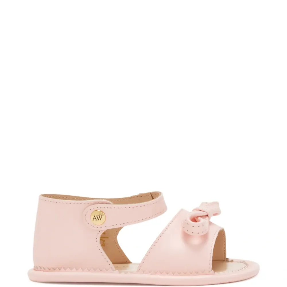 Босоножки с ремешком и бантом