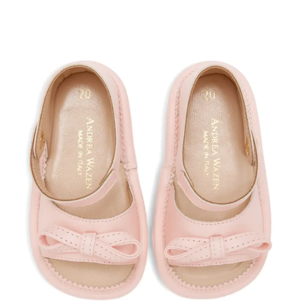 Босоножки с ремешком и бантом