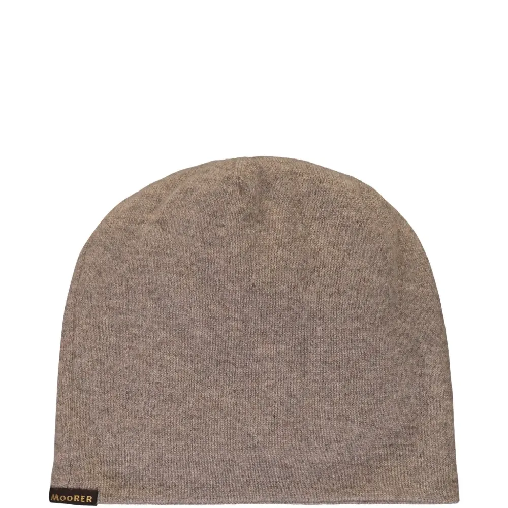 Вязаная шапка